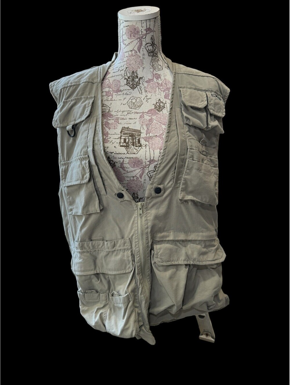 Men’s Expedición Travel Wear Fishing Vest. 23 Pockets. EUC